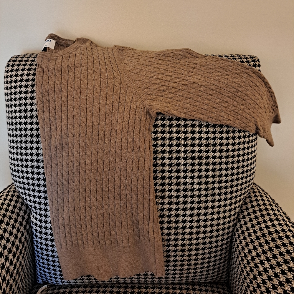 Cable Knit Sweater - Picture 3 of 4
